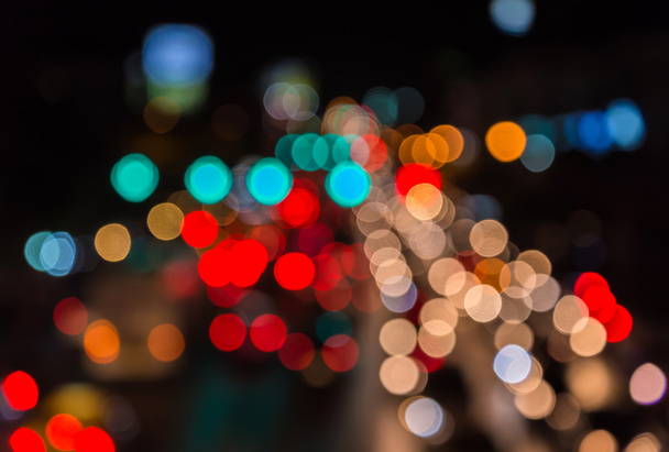 夜の交通の実像ぼかしボケ都市の道路上のジャムします。 - 写真・画像