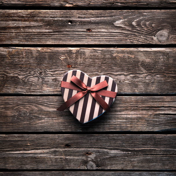 Heart shaped Valentines Day gift box - 写真・画像