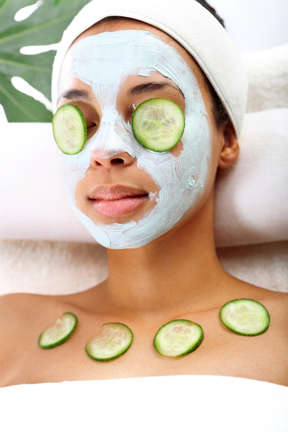 Cleansing mask, mask with green clay, relax in the spa - Zdjęcie, obraz
