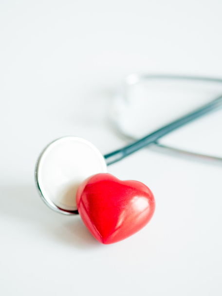 Sydän stetoskoopilla
  - Valokuva, kuva