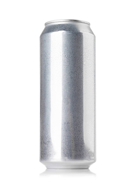 Алюминиевое пиво или банку содовой. Изолированный на белом фоне - Фото, изображение