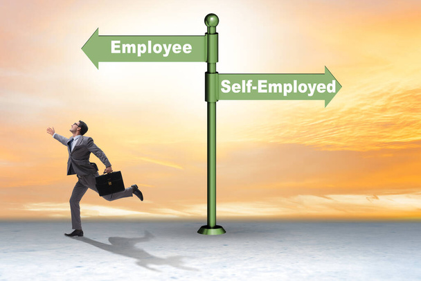 Koncept výběru osoby samostatně výdělečně činné versus zaměstnání - Fotografie, Obrázek