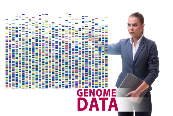 Femme d'affaires dans le concept de données génomiques - Photo, image