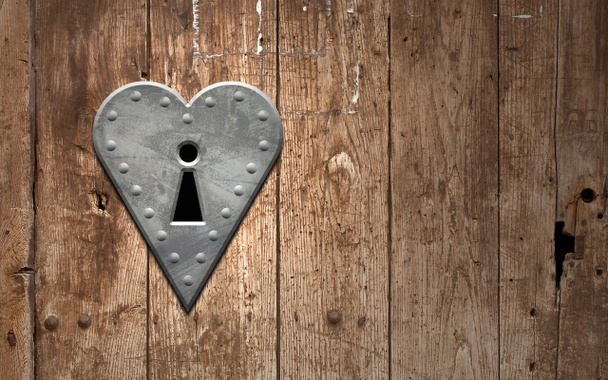 srdce klíčovou dírkou na dřevěné dveře - Fotografie, Obrázek