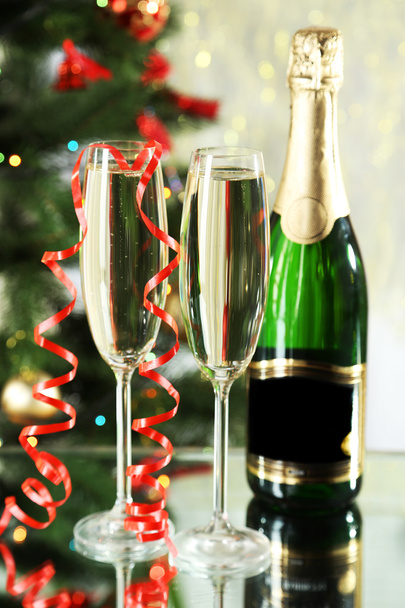 Glasses of champagne with bottle - Φωτογραφία, εικόνα