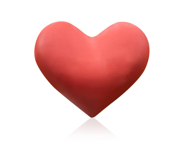 Kırmızı kalp kırpma yolu ile beyaz bir arkaplan izole - Fotoğraf, Görsel