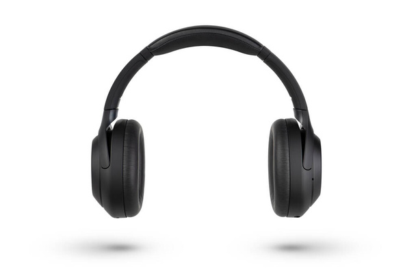 Навушники ізольовані на білому. Бездротові навушники чорного кольору, високої якості, ізольовані на білому тлі, для реклами або каталогу продукції
 - Фото, зображення