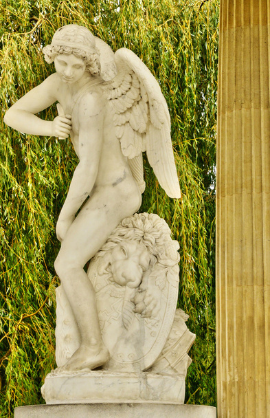 Herdade de Maria Antonieta no parc do Palácio de Versalhes
 - Foto, Imagem