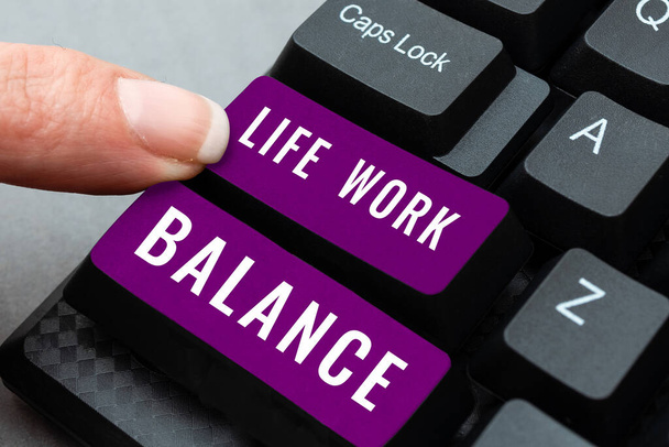 Handschrift teken Life Work Balance, Business concept stabiliteit persoon nodig heeft tussen zijn baan en persoonlijke tijd - Foto, afbeelding