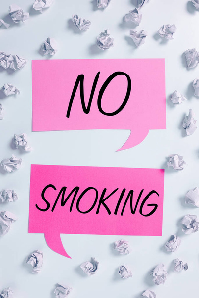Εγγραφείτε Εμφάνιση μη καπνιζόντων, Word Γράφει σχετικά με τη χρήση του καπνού είναι απαγορευμένη σε αυτό το μέρος - Φωτογραφία, εικόνα