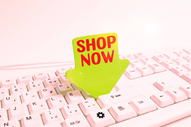 Signo de texto que muestra Shop Now, Internet Concept la acción o actividad de comprar bienes en tiendas o en línea - Foto, imagen