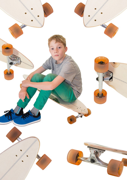 Child on his skateboard - Zdjęcie, obraz