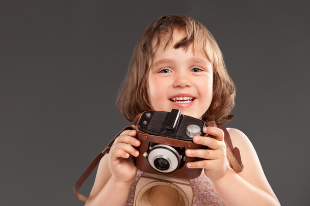 Menina com uma câmera velha
 - Foto, Imagem