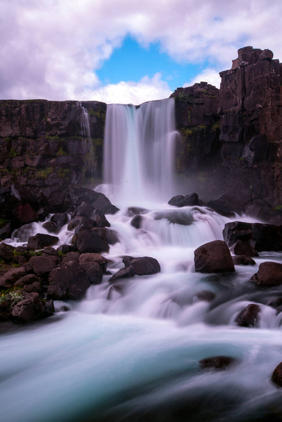 Hermosa vista de la cascada Godafoss en Islandia del Norte - Foto, Imagen