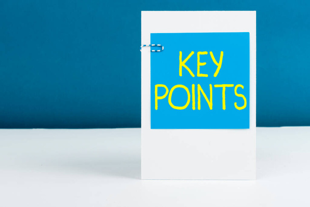Handschrift tekst Key Points, Internet Concept belangrijkste stuk van informatie die wordt gezegd of geschreven - Foto, afbeelding