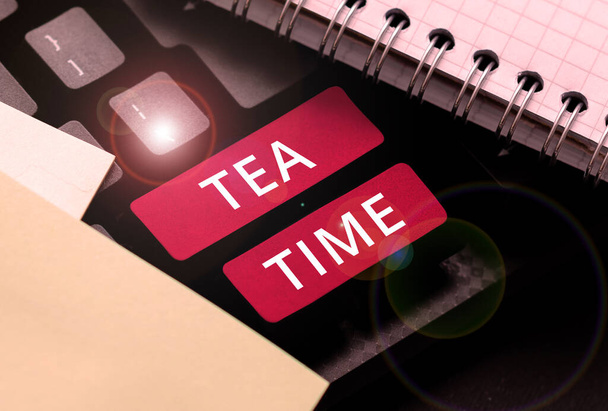 Znak wyświetlający czas herbaty, Conceptual zdjęcie czas w godzinach popołudniowych, gdy niektórzy ludzie jedzą mały posiłek - Zdjęcie, obraz