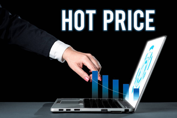 Käsitteellinen näyttö Hot Price, Business showcase Ostaja tai myyjä voi saada jotain myytävälle tai ostavalle tuotteelle - Valokuva, kuva
