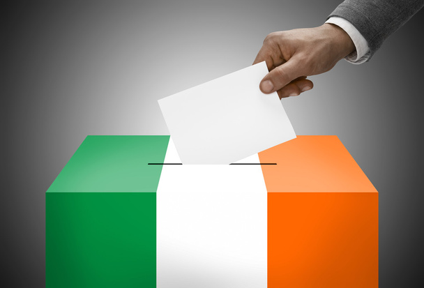 国旗の色 - アイルランドに描かれた投票箱 - 写真・画像