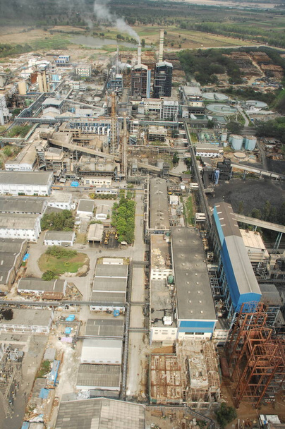 インドの工場の空中ビュー - 写真・画像