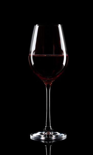 Transparent glass of red wine - Φωτογραφία, εικόνα