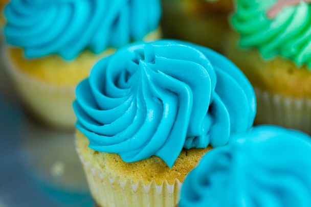 frische bunte Cupcakes - Foto, Bild