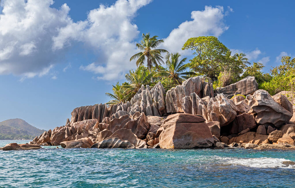 Pequeña isla St. Pierre, Seychelles en la luz de la tarde - Foto, Imagen