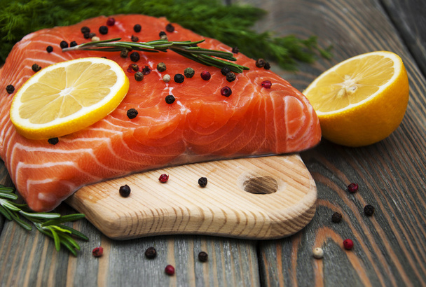salmon fish with fresh herbs - Foto, Imagem