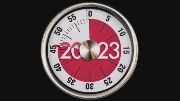 Vintage kuchnia licznik odliczanie 2023 do 2024 jajko timer analogowy czerwony zegarkKuchnia vintage stary analogowy zegar jaj odliczanie do końca 2023, początek 2024. Minął rok. Szczęśliwego Nowego Roku!!! - Materiał filmowy, wideo
