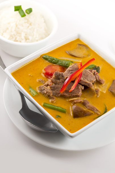 curry rojo tailandés con ternera - Foto, Imagen