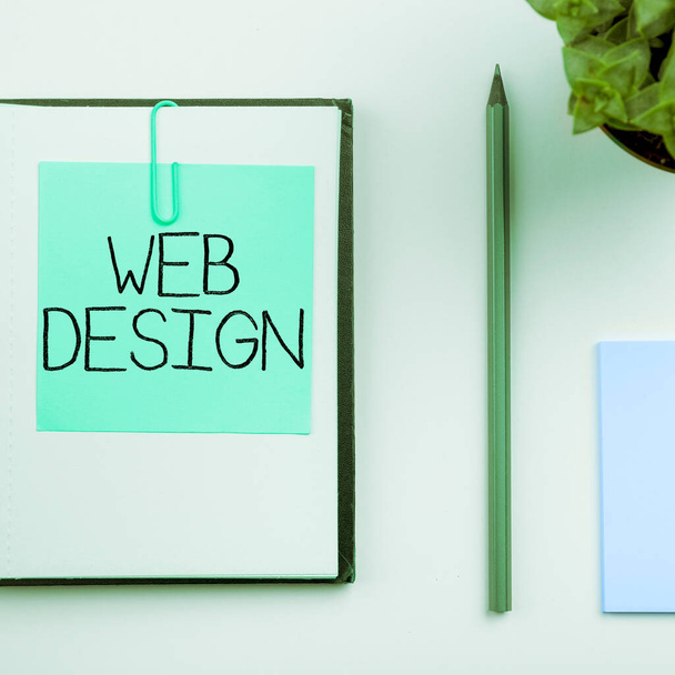 Testo indicante Web Design, vetrina aziendale responsabile della produzione e manutenzione dei siti web - Foto, immagini