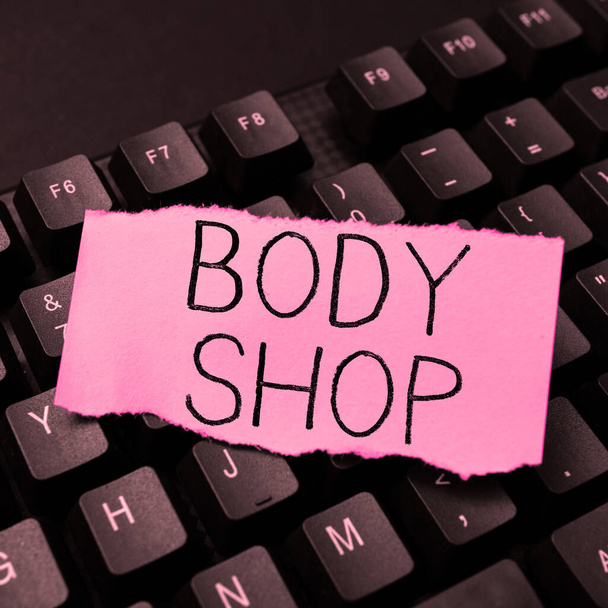 Sinal de escrita à mão Body Shop, Word Escrito em uma loja onde os corpos automotivos são feitos ou reparados - Foto, Imagem