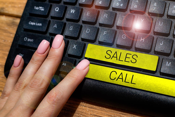 Sales Call, Internet Concept yrityksen myyntiedustajan tekemä puhelinsoitto - Valokuva, kuva