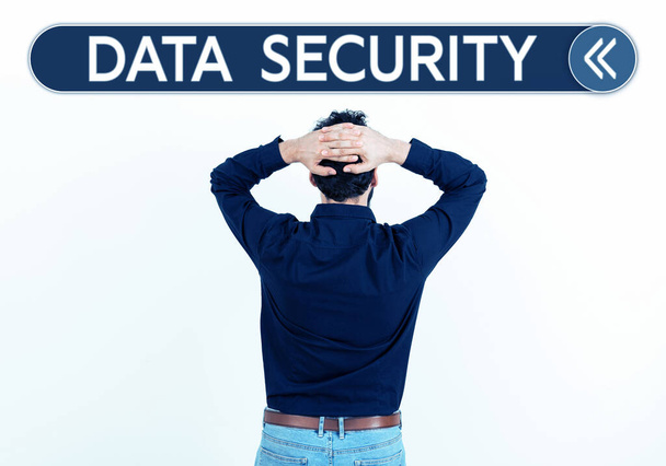Знак "Безопасность данных", "Деловая витрина" Конфиденциальность дискового шифрования Резервное копирование паролей - Фото, изображение