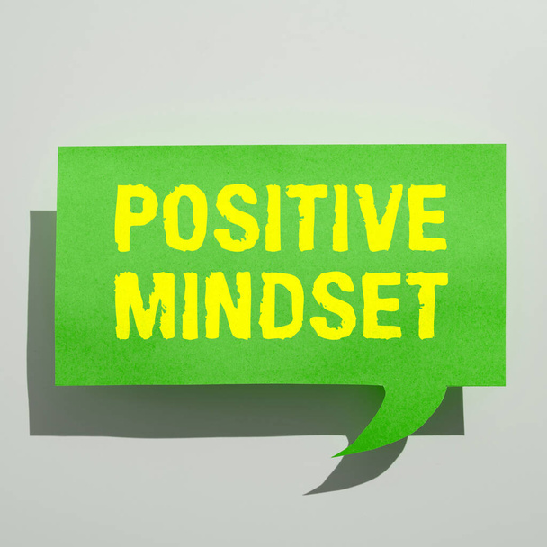 Bildunterschrift: Positive Mindset, Geschäftsübersicht Mentale und emotionale Einstellung, die sich auf helle Seite konzentriert - Foto, Bild