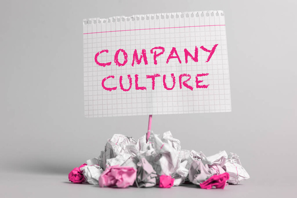 Signo de texto que muestra la cultura de la empresa, el significado conceptual El entorno y los elementos en los que trabajan los empleados - Foto, imagen