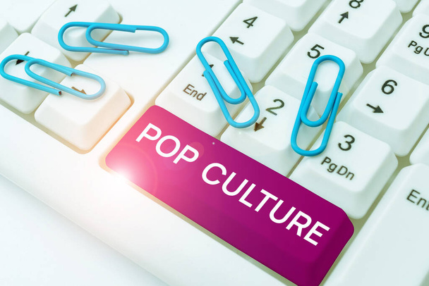 Konceptualny wyświetlacz Pop Culture, Business approach opisuje styl życia i gusta większości przeważnie młodszych ludzi - Zdjęcie, obraz