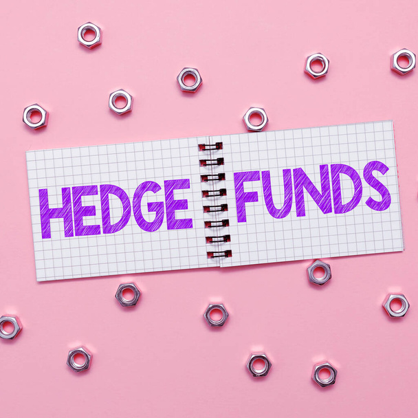 Koncepcyjny wyświetlacz Fundusze hedgingowe, Koncepcja biznesowa zasadniczo fantazyjna nazwa dla alternatywnego partnerstwa inwestycyjnego - Zdjęcie, obraz
