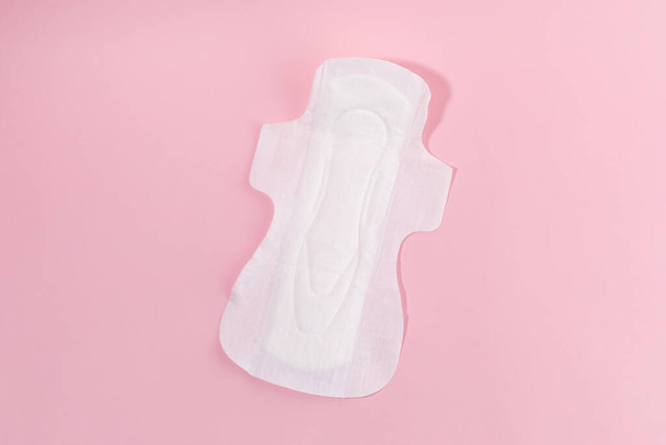 woman menstrual products, sanitary pad - Foto, afbeelding