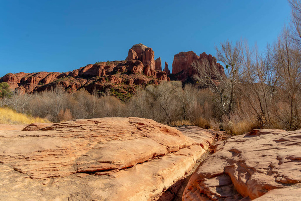 Prachtige rotsformaties in de woestijn van het Amerikaanse Zuidwesten - Foto, afbeelding