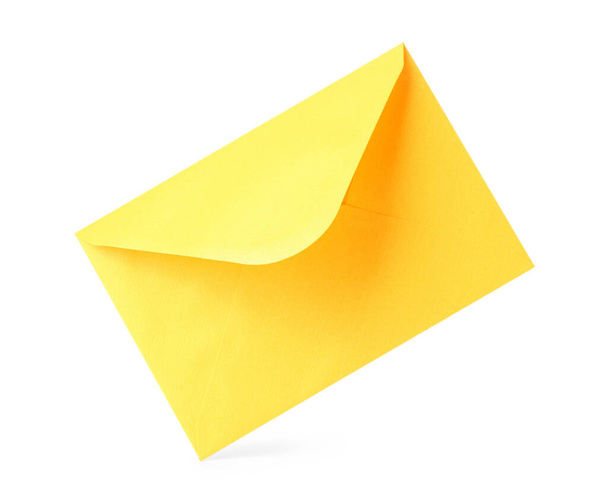 Enveloppe papier jaune sur fond blanc - Photo, image