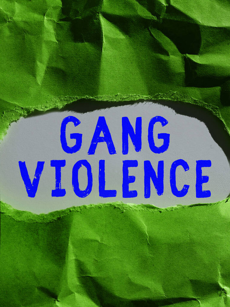 Escrevendo exibindo texto Gang Violência, Palavra por violação das leis causadas por grupo de criminosos e gangsters - Foto, Imagem