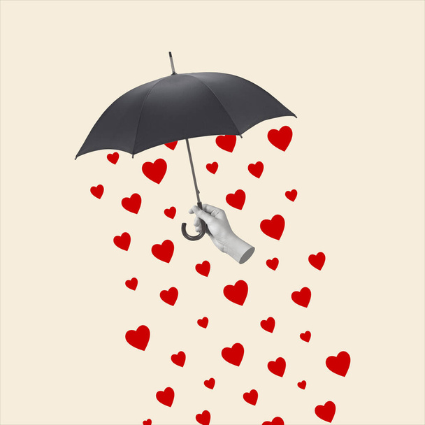 Çağdaş sanat kolajı, şemsiye tutan bir el ve kalpten gelen yağmur. Modern tasarım. Tatiller ve aşk kavramları. Kadınlar Günü, Sevgililer Günü. Tebrik kartı. Boşluğu kopyala. - Fotoğraf, Görsel