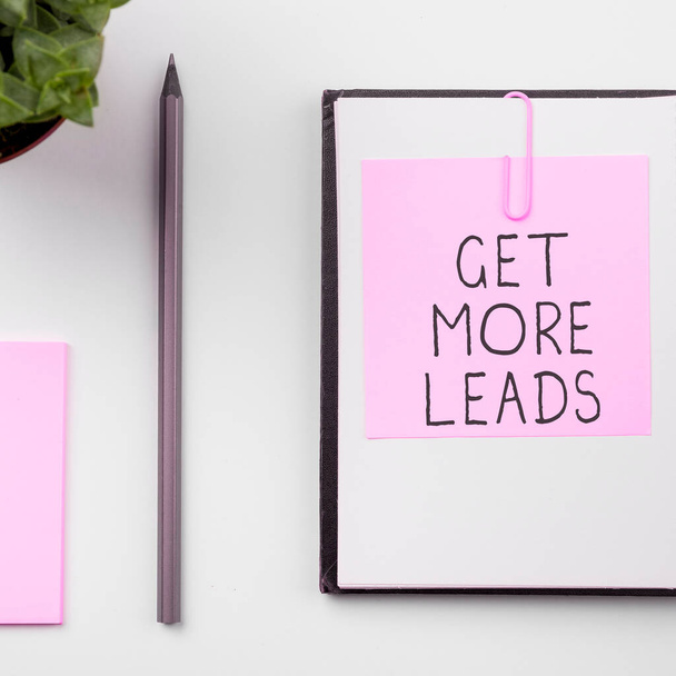 Znak tekstowy pokazujący Get More Leads, Business idea Inbound Marketing Proces przyciągania potencjalnego nabywcy - Zdjęcie, obraz