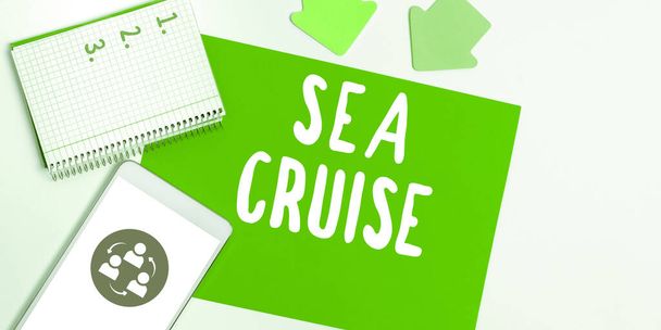 シークルーズを紹介するテキストキャプション、ビジネスコンセプト喜びのために撮影した船やボートでの航海または休暇 - 写真・画像