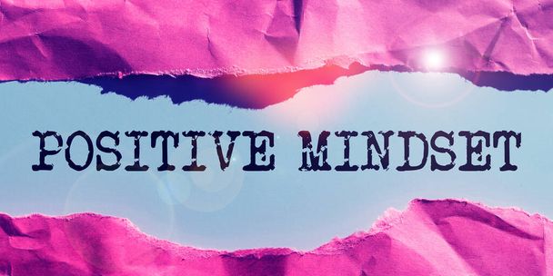 Sinal de texto mostrando mentalidade positiva, Business mostra atitude mental e emocional que se concentra no lado positivo - Foto, Imagem