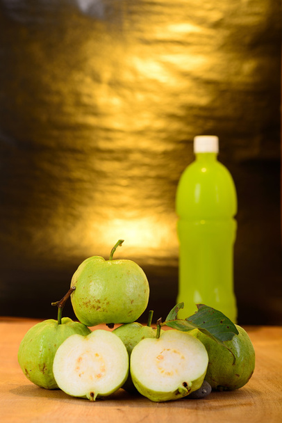 tuoretta guavamehua
 - Valokuva, kuva