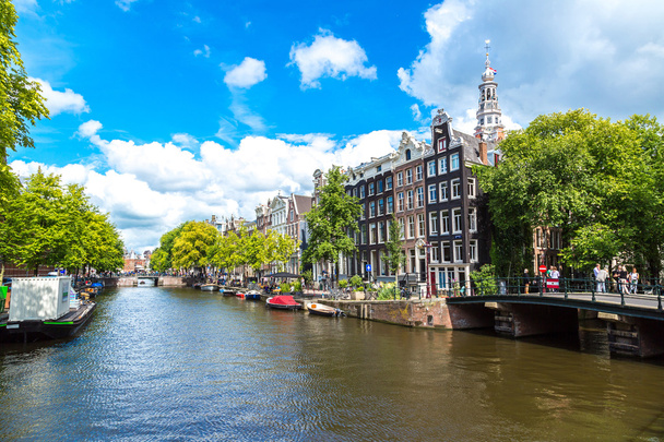 Canales y barcos de Ámsterdam
 - Foto, imagen