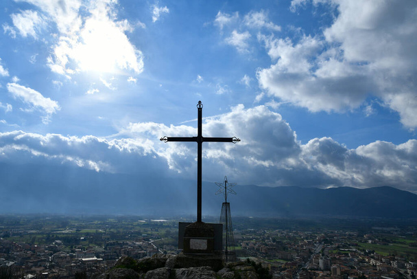 Vue de Montesarchio, une petite ville dans la province de Bénévent, Italie. - Photo, image