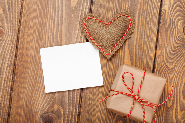 Valentinky den hračka srdce, prázdné přání a krabičky - Fotografie, Obrázek