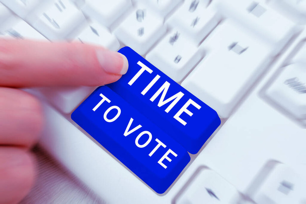 Segno di testo che mostra Tempo di votare, Business idea Elezione in anticipo scegliere tra alcuni candidati a governare - Foto, immagini